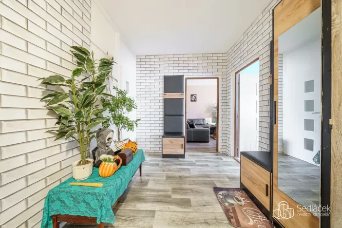 Prodej bytu 2+1, Kyselka - Radošov, 56 m2