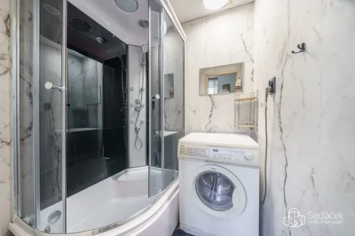 Prodej bytu 2+1, Kyselka - Radošov, 56 m2