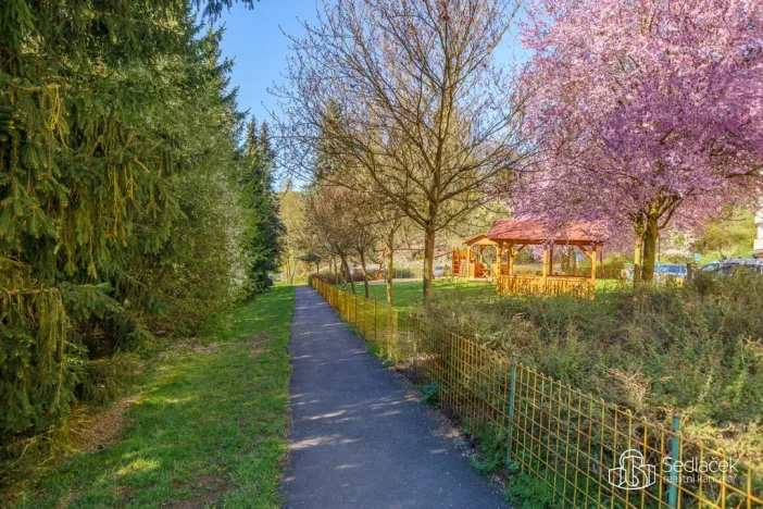 Prodej bytu 2+1, Kyselka - Radošov, 56 m2