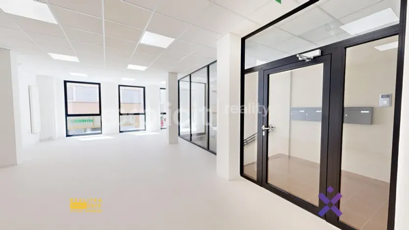 Pronájem kanceláře, Zlín, Rašínova, 108 m2