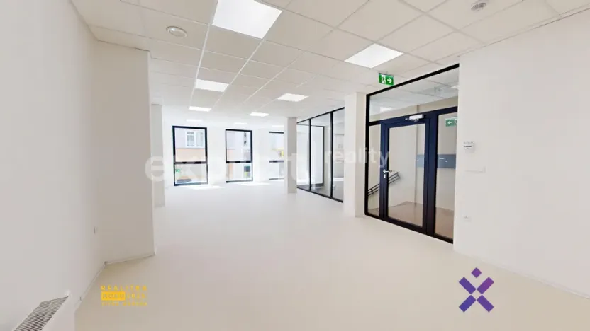 Pronájem kanceláře, Zlín, Rašínova, 108 m2