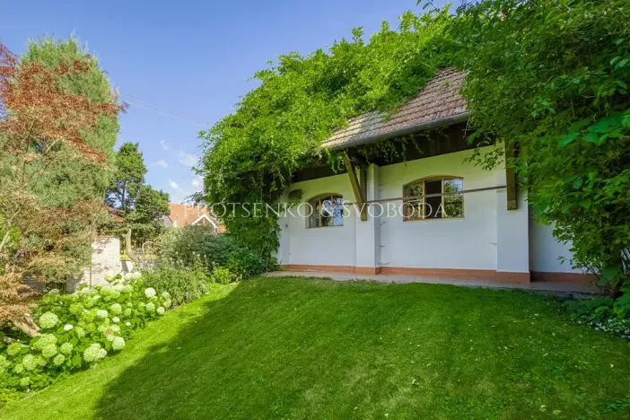 Prodej vily, Křižanov, Benešovo náměstí, 530 m2