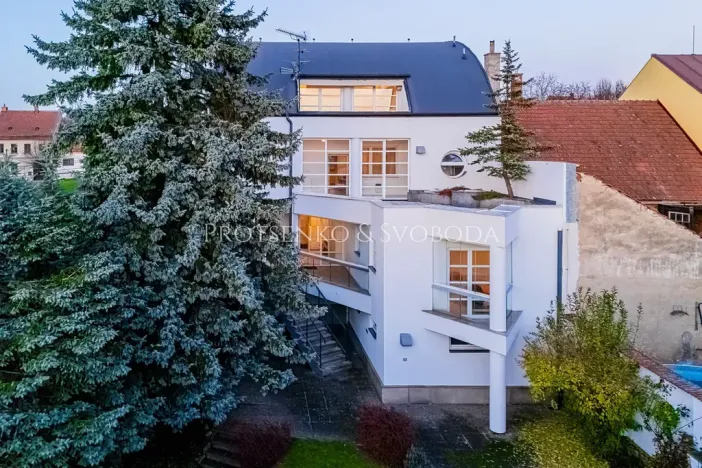 Prodej ordinace, Křižanov, Benešovo náměstí, 530 m2