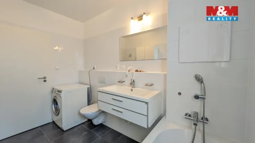 Pronájem bytu 3+kk, Praha - Vysočany, Jana Přibíka, 90 m2