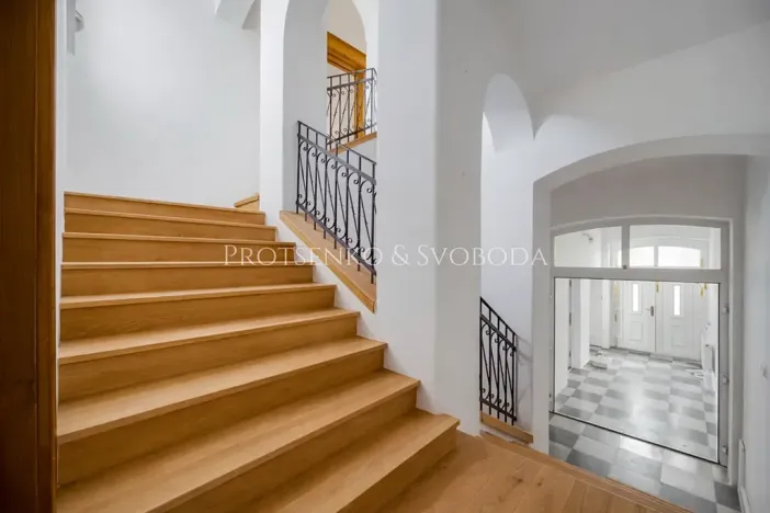 Prodej ubytování, Mělník, Českolipská, 418 m2