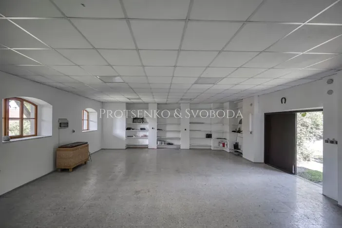 Prodej kanceláře, Křižanov, Benešovo náměstí, 530 m2