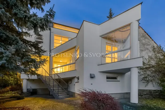 Prodej vícegeneračního domu, Křižanov, Benešovo náměstí, 530 m2