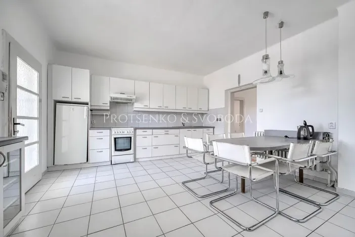 Prodej vícegeneračního domu, Křižanov, Benešovo náměstí, 530 m2