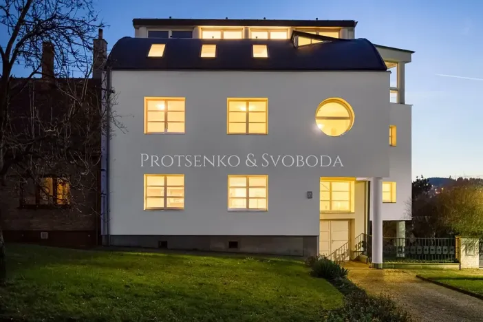 Prodej vícegeneračního domu, Křižanov, Benešovo náměstí, 530 m2