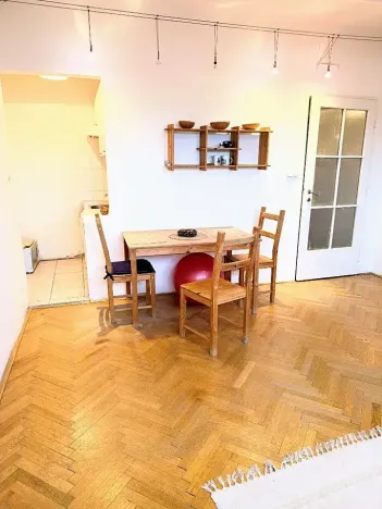 Prodej bytu 2+kk, Praha - Bubeneč, Lotyšská, 38 m2
