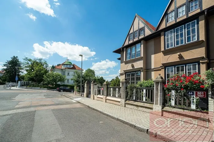 Pronájem rodinného domu, Praha - Střešovice, Lomená, 220 m2