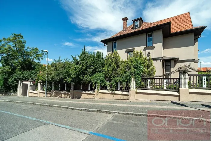 Pronájem rodinného domu, Praha - Střešovice, Lomená, 220 m2