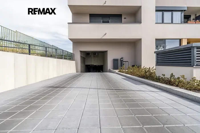 Pronájem bytu 2+kk, Praha - Kamýk, Zimova, 58 m2