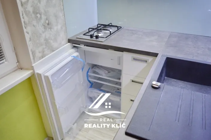 Pronájem bytu 1+kk, Ostrava, Španielova, 21 m2