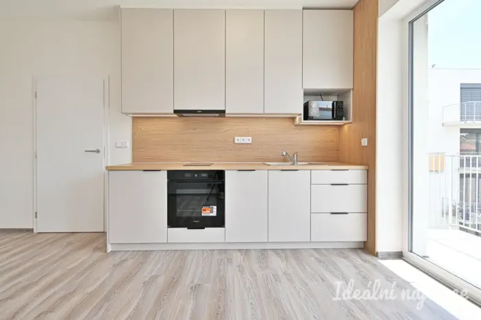 Pronájem bytu 1+kk, Brno, Křenová, 28 m2