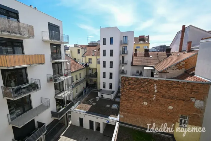 Pronájem bytu 1+kk, Brno, Křenová, 28 m2