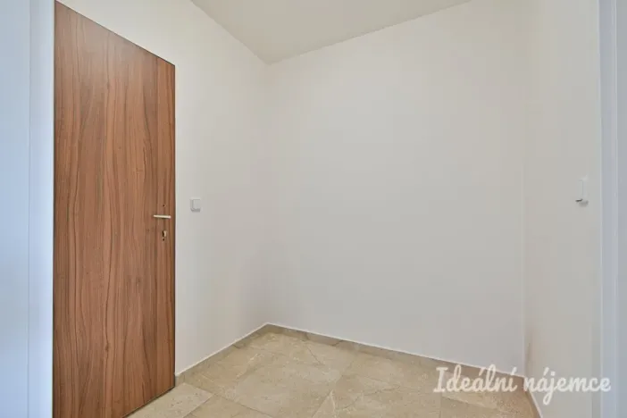 Pronájem bytu 1+kk, Brno, Křenová, 28 m2