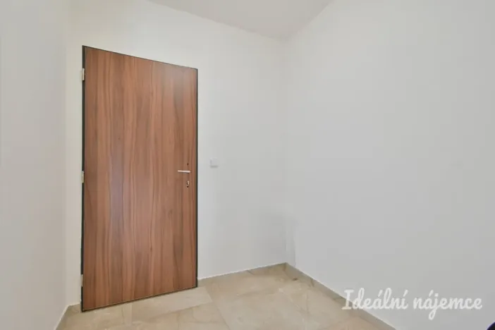 Pronájem bytu 1+kk, Brno, Křenová, 28 m2