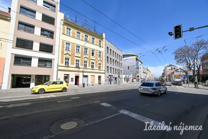 Pronájem bytu 1+kk, Brno, Křenová, 28 m2