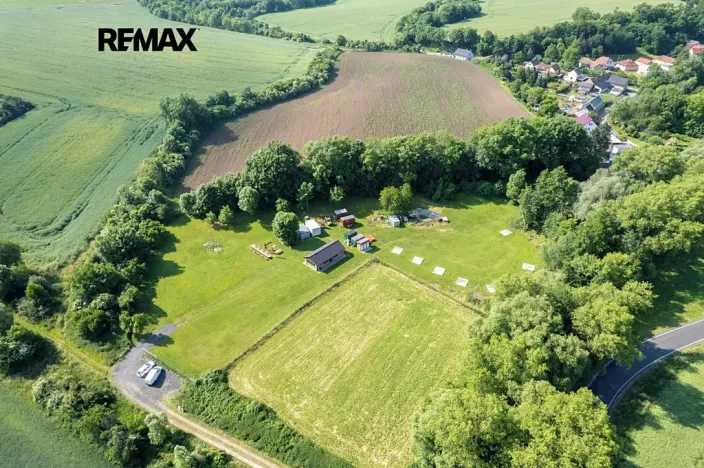 Prodej komerční nemovitosti, Chrášťany, 10917 m2