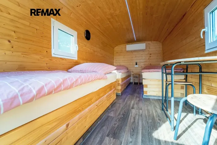 Prodej komerční nemovitosti, Chrášťany, 10917 m2