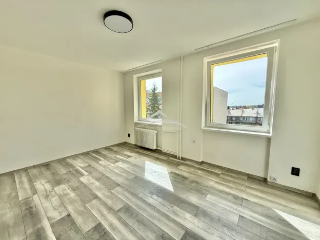 Prodej bytu 3+1, Tábor, Kpt. Jaroše, 63 m2