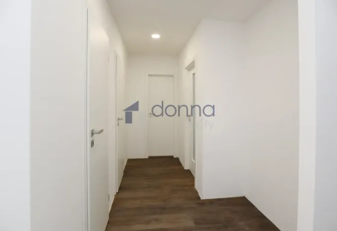 Pronájem bytu 3+kk, Praha, Třeboradická, 68 m2