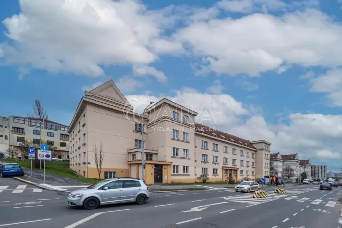 Pronájem bytu 2+kk, Praha - Vysočany, Novovysočanská, 48 m2