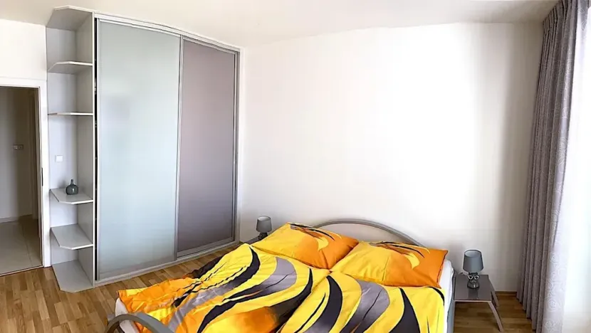 Pronájem bytu 3+kk, Praha - Žižkov, Pod Parukářkou, 75 m2