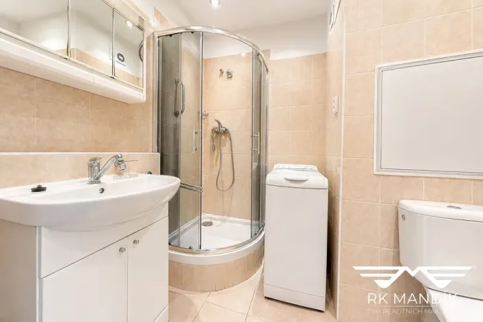 Pronájem bytu 1+kk, Praha - Troja, Lublinská, 42 m2