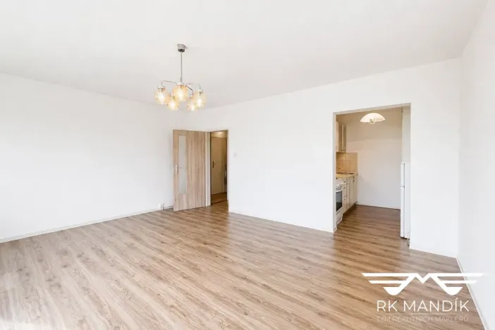 Pronájem bytu 1+kk, Praha - Troja, Lublinská, 42 m2