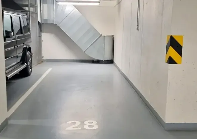 Pronájem garážového stání, Praha - Strašnice, Gutova, 20 m2