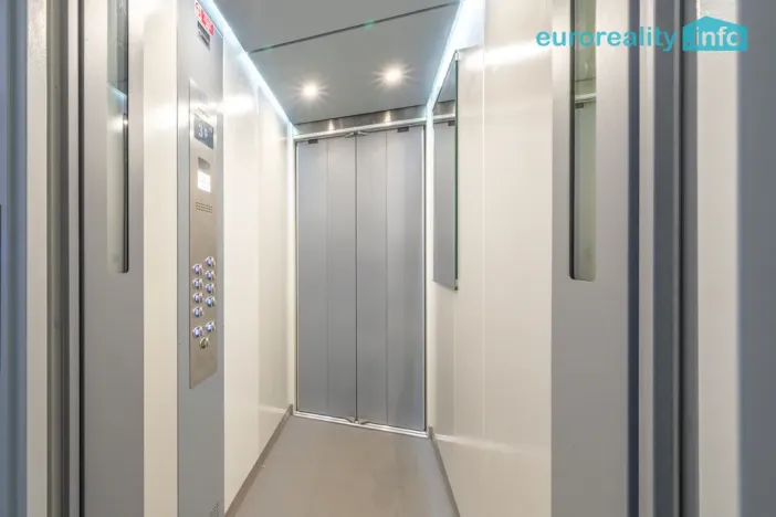 Prodej bytu 2+1, Sokolov, Jelínkova, 55 m2