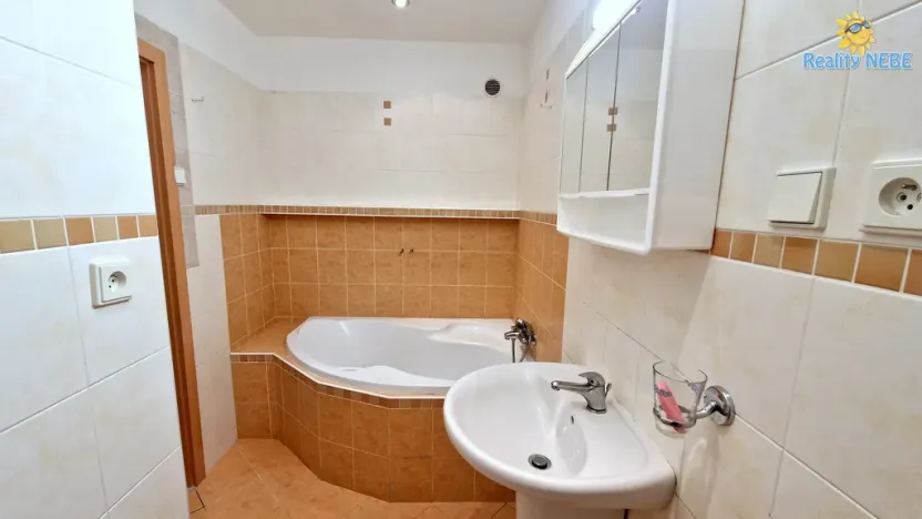 Pronájem bytu 4+1, Praha - Miškovice, Na Kačence, 80 m2