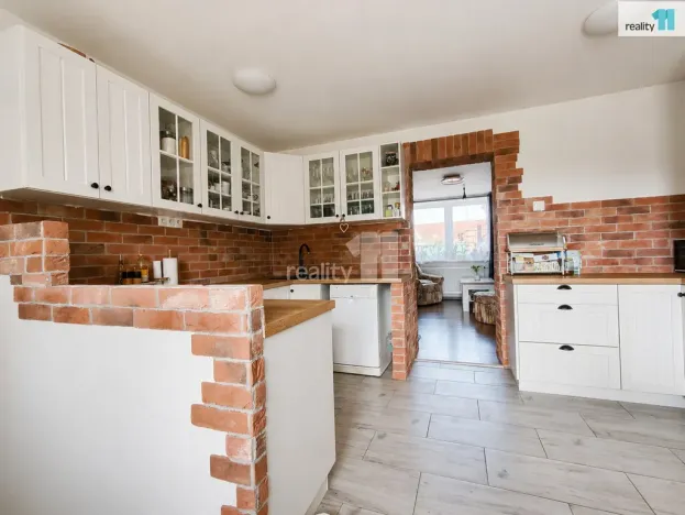 Prodej rodinného domu, Křičeň, 206 m2