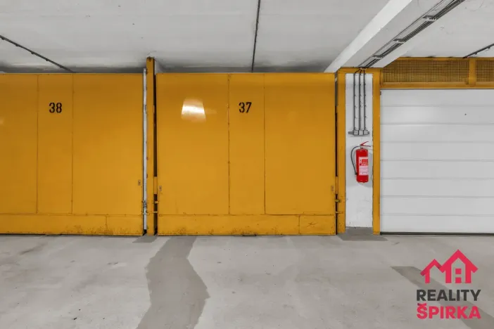 Prodej garáže, Praha - Řepy, Na chobotě, 18 m2