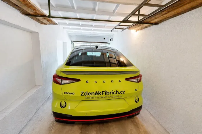 Pronájem garáže, Chomutov, Pod Strážištěm, 17 m2