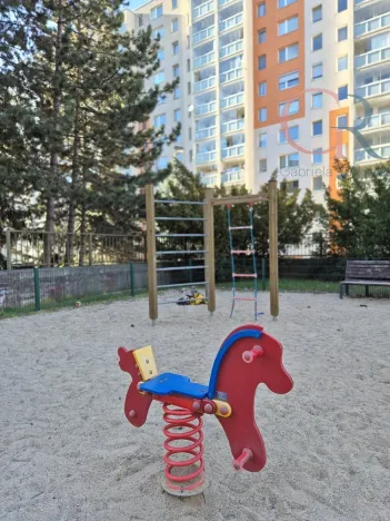 Pronájem bytu 3+1, Praha - Hostivař, Vajdova, 76 m2