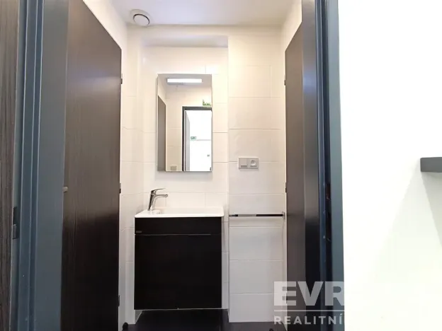 Pronájem výrobních prostor, Nová Paka, okres jičín, 200 m2