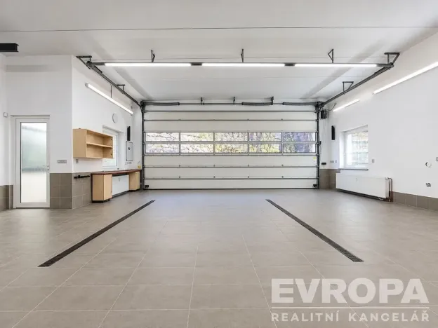 Pronájem výrobních prostor, Nová Paka, okres jičín, 200 m2