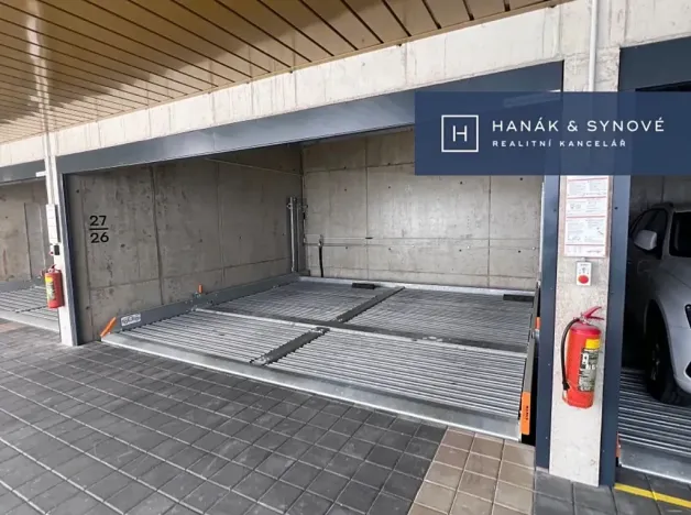 Pronájem garážového stání, Brno, Cejl, 12 m2