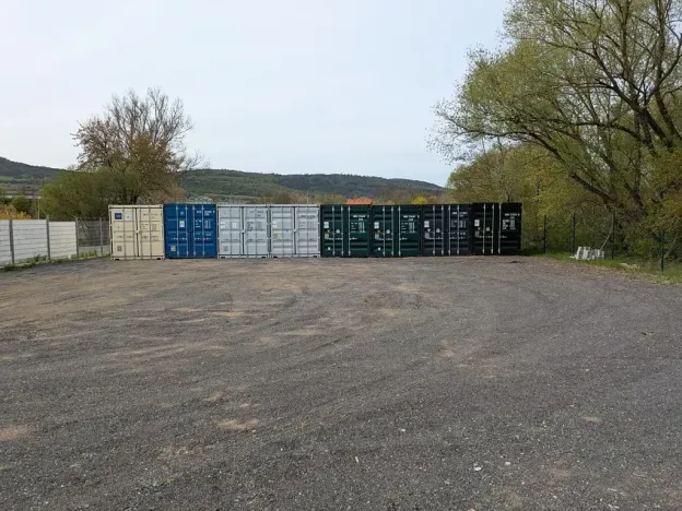 Pronájem komerčního pozemku, Bavoryně, 300 m2