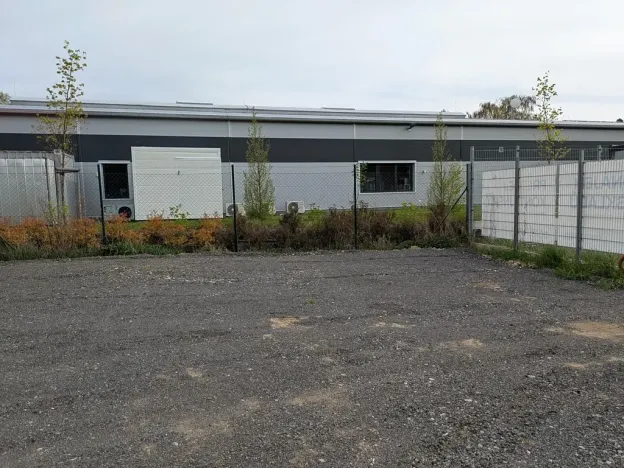 Pronájem komerčního pozemku, Bavoryně, 100 m2
