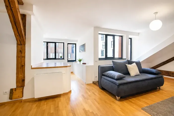 Pronájem bytu 1+kk, Praha - Karlín, Sokolovská, 77 m2