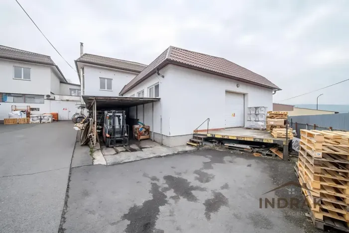 Prodej obchodního prostoru, Nový Jičín, Hřbitovní, 726 m2