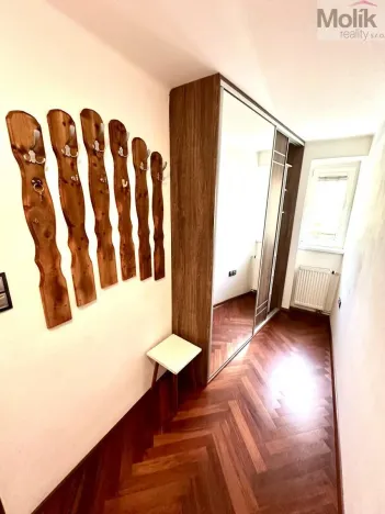 Pronájem bytu 2+1, Teplice, Americká, 56 m2