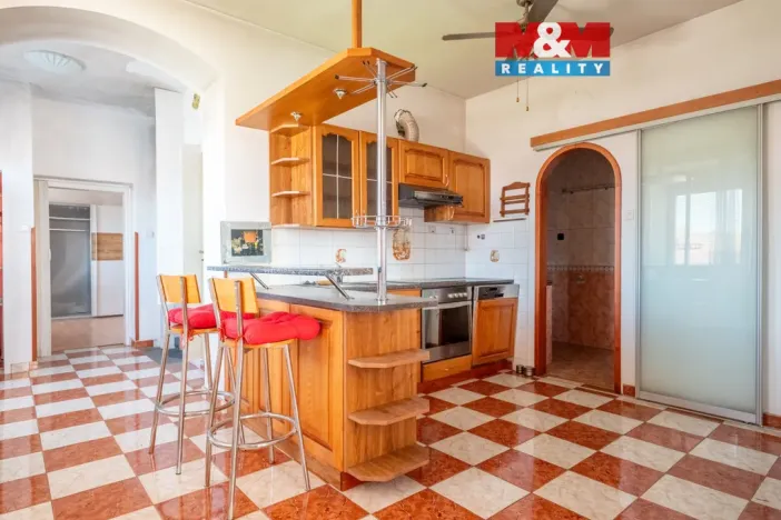 Prodej rodinného domu, Týn nad Vltavou, Vinařického náměstí, 190 m2