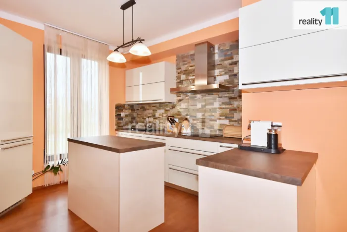 Prodej bytu 4+kk, Praha - Hloubětín, Nademlejnská, 93 m2