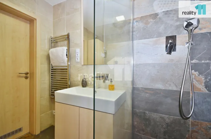 Prodej bytu 4+kk, Praha - Hloubětín, Nademlejnská, 93 m2