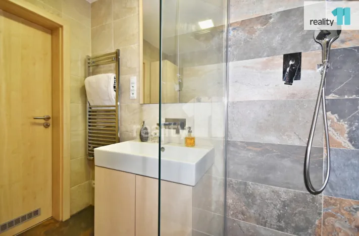 Prodej bytu 4+kk, Praha - Hloubětín, Nademlejnská, 93 m2